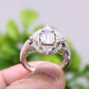 Elegant Silver Women's Ring